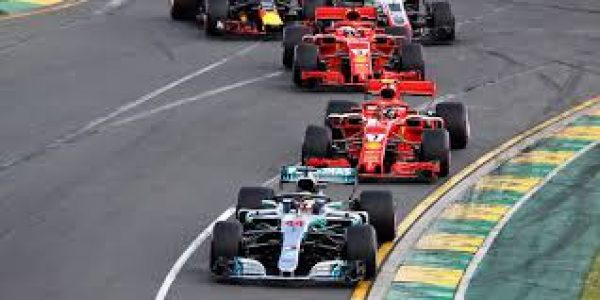 F1: rossa opaca, dominio Mercedes.