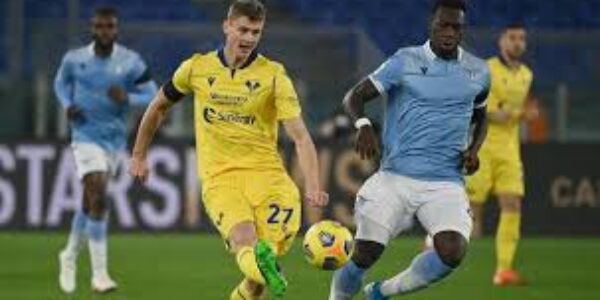 Sport/Calcio: scivolone della Lazio in casa con il Verona