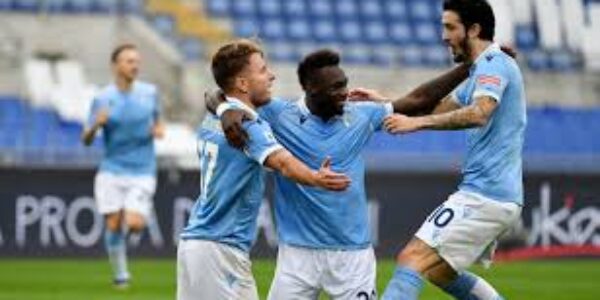 Sport/Calcio: La Lazio schiaccia il Parma per 2-0
