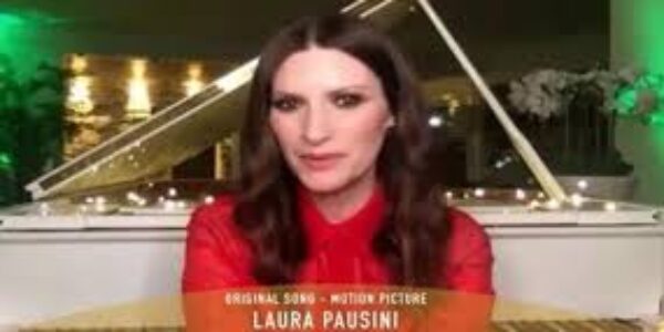 Spettacolo/Golden Globe: vince anche l’Italia con Laura Pausini in una edizione indimenticabile