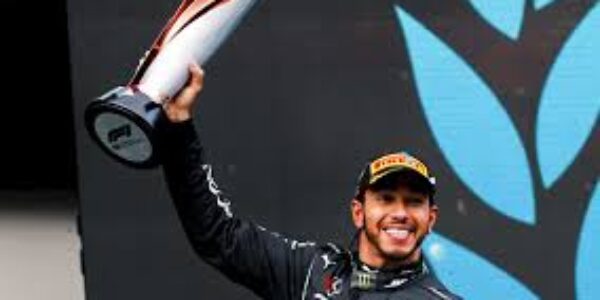 Sport/Motori: semplicemente Lewis Hamilton