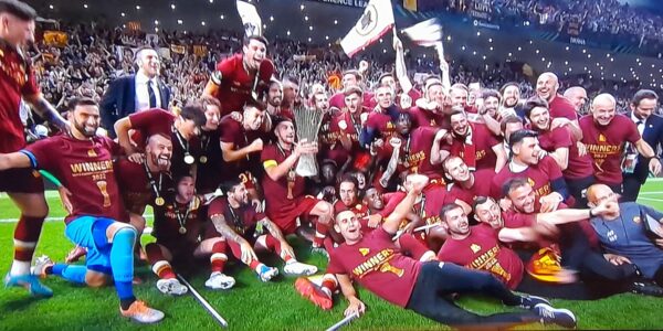 Sport/Calcio; Conference League: la Roma nella storia !