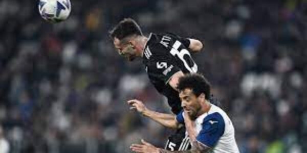 Sport/Calcio: La Juve stende la Lazio (3-0)