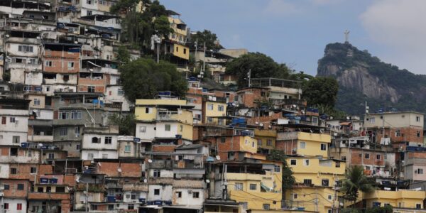Estero/ La dura realtà delle Favelas