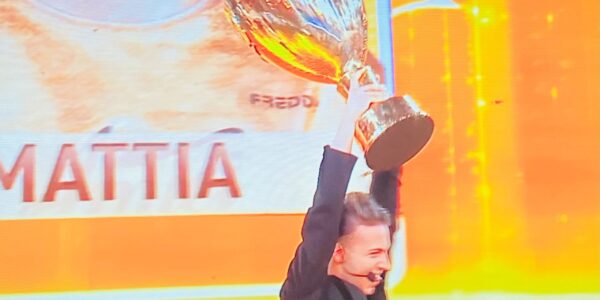 Spettacolo/Musica: Amici, Mattia is the champion