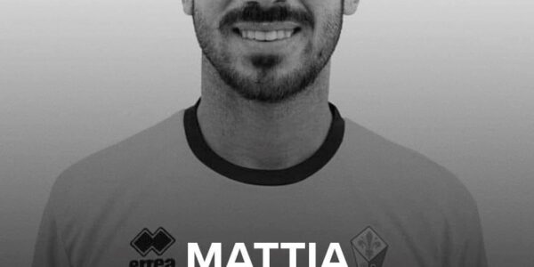 Sport/Ciao Mattia: un minuto di silenzio per 17 minuti di ritardo