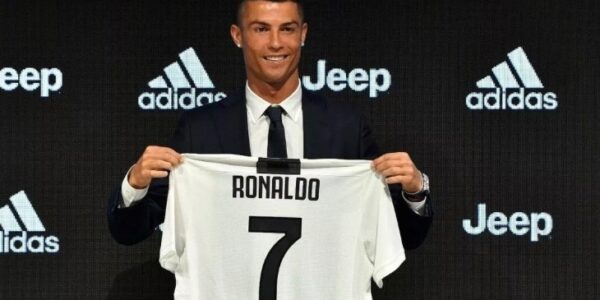 Calcio/ Ronaldo batte Juve 10 milioni a zero