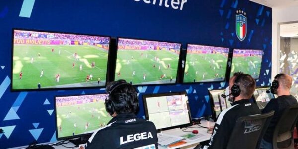 Calcio/VAR: strumento perverso. E forse di parte?