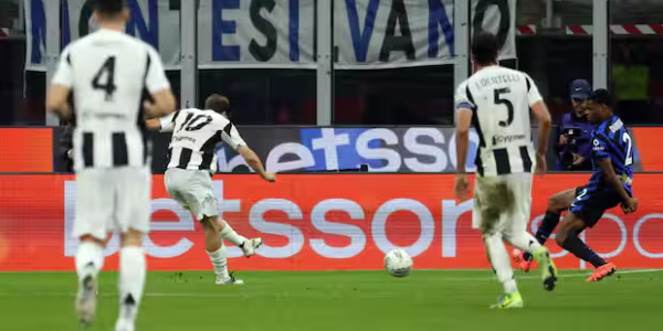 Calcio/Inter-Juventus: pioggia di gol e di errori a Milano!