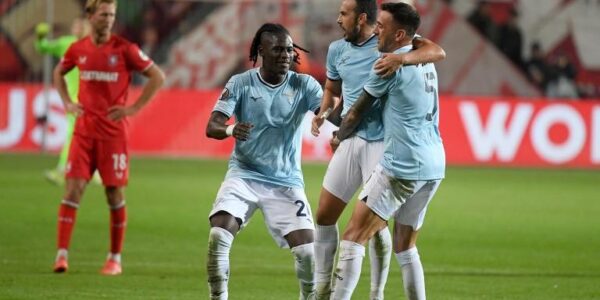 Sport/Calcio: Lazio bene in Europa league