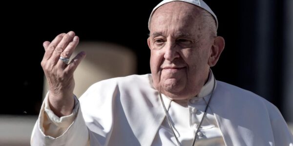 Il mondo piange Papa Francesco, “il Papa del popolo”