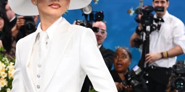 Moda/Met Gala 2025: quando la moda sceglie il rispetto invece dell’eccesso.